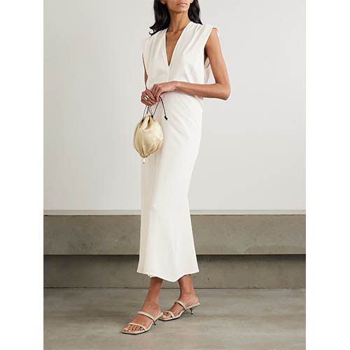 Скроен фустан од слонова коска без ракави длабоко V миди